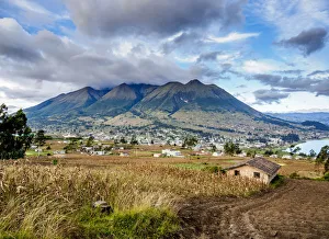 Images Dated 9th October 2018: Imbabura Volcano, Otavalo, Imbabura Province, Ecuador