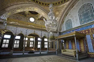 Images Dated 18th January 2008: Imperial Hall, The Harem, Topkapi Palace, Istanbul, Turkey