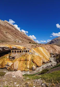Images Dated 29th September 2017: The Inca Bridge, Puente del Inca, Central Andes, Mendoza Province, Argentina