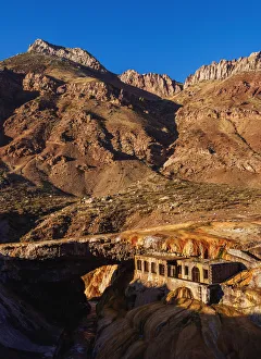 Images Dated 29th September 2017: The Inca Bridge, Puente del Inca, Central Andes, Mendoza Province, Argentina
