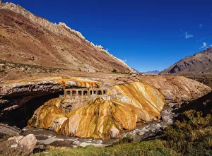 Images Dated 29th September 2017: The Inca Bridge, Puente del Inca, Central Andes, Mendoza Province, Argentina