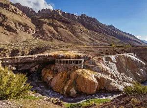 Images Dated 29th September 2017: The Inca Bridge, Puente del Inca a natural bridge near the hotsprings, Central Andes