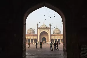 Images Dated 16th November 2012: India, Delhi, Old Delhi, One of three entrance gates to Jama Masjid - Jama Mosque
