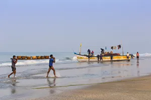 Images Dated 11th December 2017: India, Goa, Fishermen on Colva beach