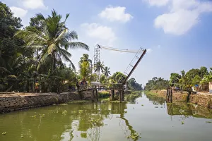 India, Kerala, Alappuzha (Alleppey), Alappuzha (Alleppey) Bridge over backwaters