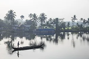 Images Dated 30th April 2020: India, Kerala, Alappuzha (Alleppey), Alappuzha (Alleppey) backwaters