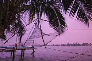 Images Dated 30th April 2020: India, Kerala, Cochin - Kochi, Fort Kochi, Chinese fishing nets at sunrise
