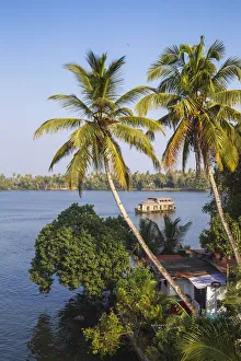 Images Dated 30th April 2020: India, Kerala, Kollam, Ashtamudi Lake