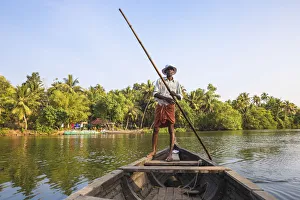 India, Kerala, Kollam, Munroe Island, Dug out canoe ride on backwaters