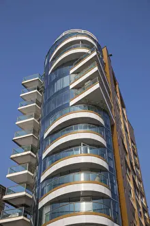 Residential Building Prints: India, Maharashtra, Mumbai, Appartment building in upmarket Malabar Hill