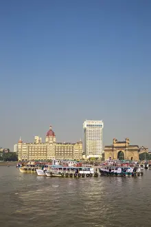 India, Maharashtra, Mumbai, Taj Mahal Palace Hotel and Gateway of India