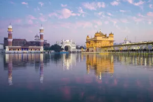 Images Dated 10th January 2018: India, Punjab, Amritsar, - Golden Temple, The Harmandir Sahib, Amrit Sagar - lake of Nectar