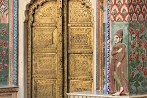 Images Dated 13th January 2014: India, Rajasthan, Jaipur, City Palace, Lotus Gate