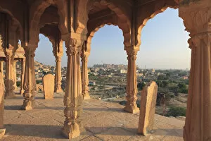 Images Dated 13th January 2014: India, Rajasthan, Jaisalmer, Vyas Chhatari Brahmin Cemetery