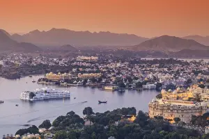 India, Rajasthan, Udaipur, elevated view of Lake Pichola and Udaipur City