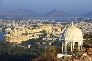 Udaipur Prints: India, Rajasthan, Udaipur, elevated view of Lake Pichola and Udaipur City