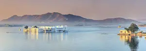 Rajasthan Prints: India, Rajasthan, Udaipur, Lake Pichola and Lake Palace