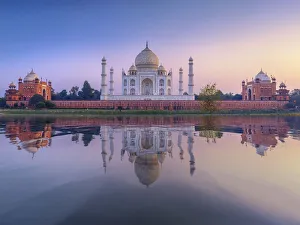 Images Dated 7th February 2018: India, the Taj Mahal mausoleum reflecting in the Yamuna river at sunset