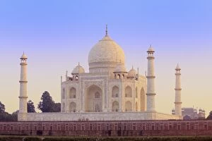 Agra Gallery: India, Uttar Pradesh, Agra, Taj Mahal in rosy dawn light