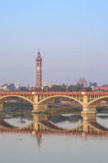 Lucknow Prints: India, Uttar Pradesh, Lucknow, Bridge over Gomti River
