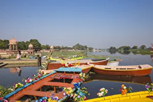 Images Dated 23rd May 2019: India, Uttar Pradesh, Lucknow, India, Uttar Pradesh, Lucknow, Kuria Ghat
