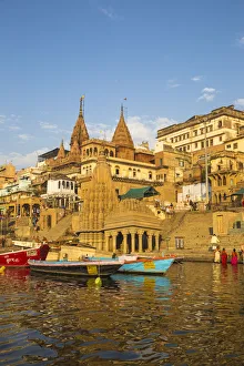 India, Uttar Pradesh, Varanasi, View towards the submerged Shiva temple at Scindia Ghat