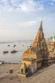 India, Uttar Pradesh, Varanasi, Scindia Ghat, Submerged Shiva temple