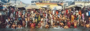 Sari Gallery: India Uttar Pradesh Varanasi (Benares) Religious Rites in the Holy Ganges