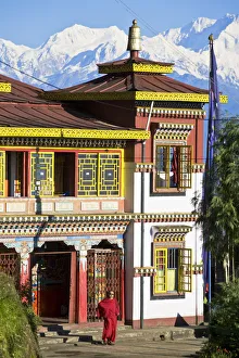 India, West Bengal, Darjeeling, Bhutia Busty Gompa & Kanchenjunga