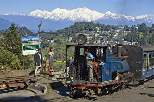 Images Dated 13th January 2009: India, West Bengal, Darjeeling, Darjeeling Train station, home to Darjeeling Himalayan