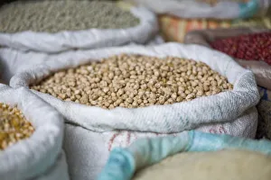 Northern India Gallery: India, West Bengal, Darjeeling, Market, Pulses
