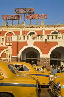 India, West Bengal, Kolkata, Calcutta, Yellow ambassador taxis outside Howrah train