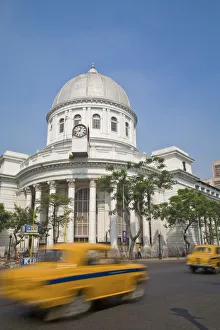India, West Bengal, Kolkata, Calcutta, Dalhousie Square, Yellow ambassador taxI &amp