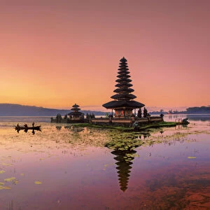 Images Dated 31st May 2012: Indonesia, Bali, Bedugul, Pura Ulun Danau Bratan Temple on Lake Bratan