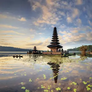 Indonesia, Bali, Bedugul, Pura Ulun Danau Bratan Temple on Lake Bratan