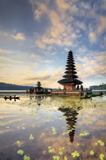 Indonesia, Bali, Bedugul, Pura Ulun Danau Bratan Temple on Lake Bratan