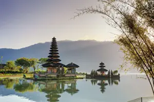 Indonesia, Bali, Bedugul, Pura Ulun Danau Bratan Temple on Lake Bratan