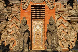 Images Dated 28th November 2019: Indonesia, Bali, Peliatan, Tempel: Pura Desa Gede
