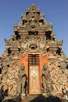 Images Dated 28th November 2019: Indonesia, Bali, Peliatan, Tempel: Pura Desa Gede