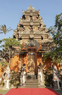 Images Dated 28th November 2019: Indonesia, Bali, Ubud; Tempel: Puri Saren Agung, is a historical building