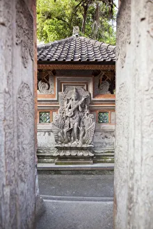 Images Dated 28th November 2019: Indonesia, Bali, Ubud; Tempel: Puri Saren Agung, is a historical building