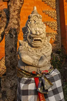 Images Dated 28th November 2019: Indonesia, Bali, Ubud; Tempel: Puri Saren Agung, is a historical building