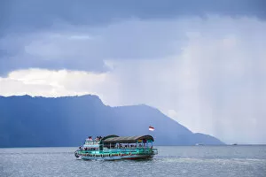 Images Dated 5th November 2012: Indonesia, Sumatra, Lake Toba, Samosir Island, Tuk Tuk Ferry