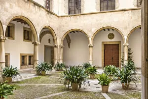 Inner courtyard in the the old town of Palma de Mallorca, Mallorca, Spain
