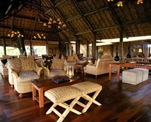 Safari Lodge Gallery: Interior of main sitting room at Chiefs Camp, Chiefs Island