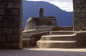 Sacred Valley Gallery: Intihuatana - The hitching Post of the Sun - sundial to catch sun