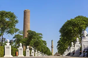 Minaret Gallery: Iraq, Kurdistan, Erbil, Minare Park, Sculpure of Kurdish figures leading to Choli