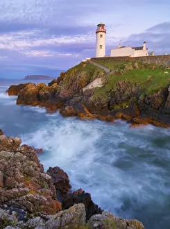 Ireland, Co. Donegal, Fanad, Fanad lighthouse at dusk