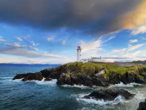 Ireland, Co. Donegal, Fanad, Fanad lighthouse at dusk
