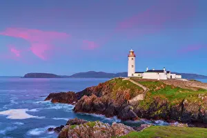 Ireland, Co. Donegal, Fanad, Fanad lighthouse at dusk
